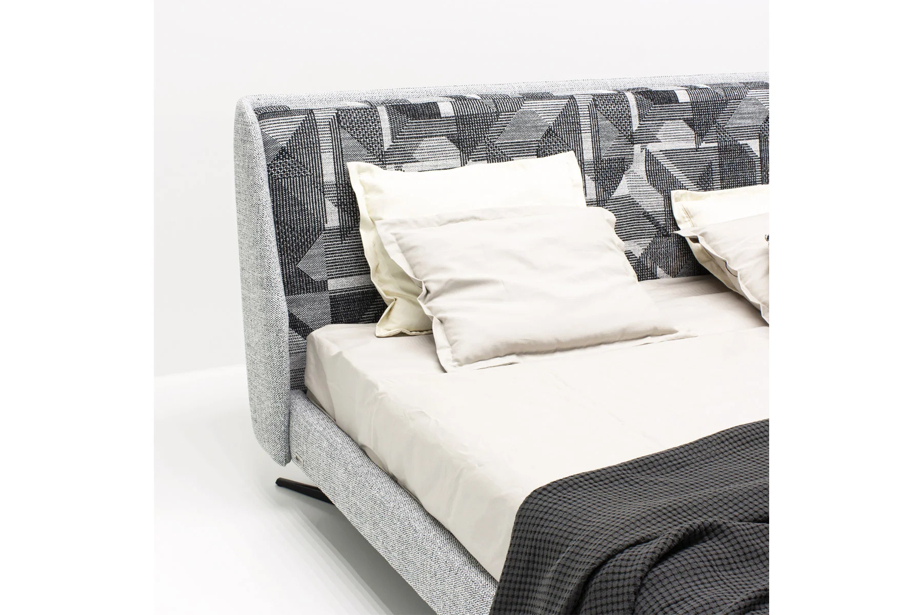 brooklyn_ak-01.30.200_pisanino-4mant3_resize-optimized Кровать Brooklyn