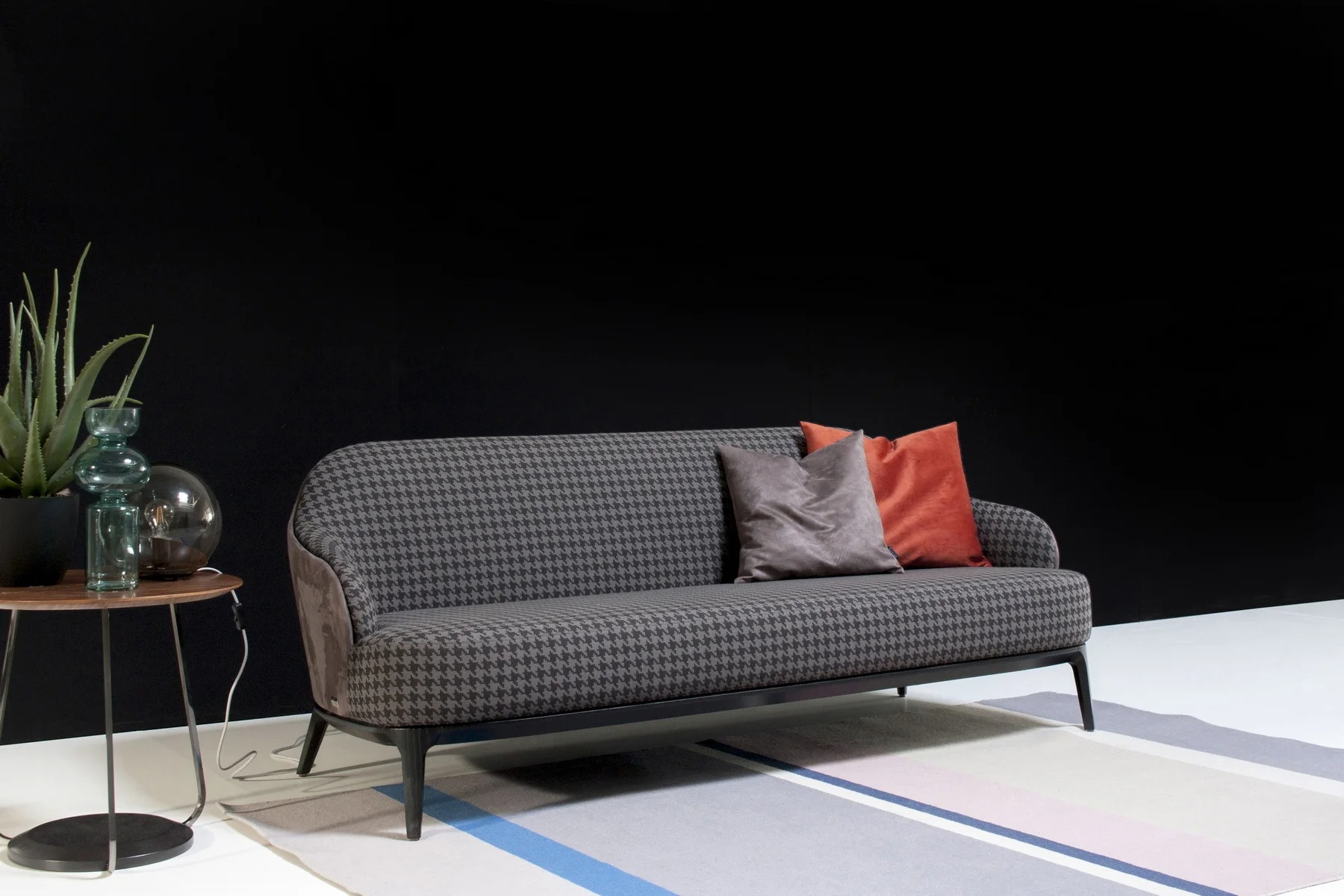 play-198_214mito-fo-41first-class-501066_resize-optimized Диван Play