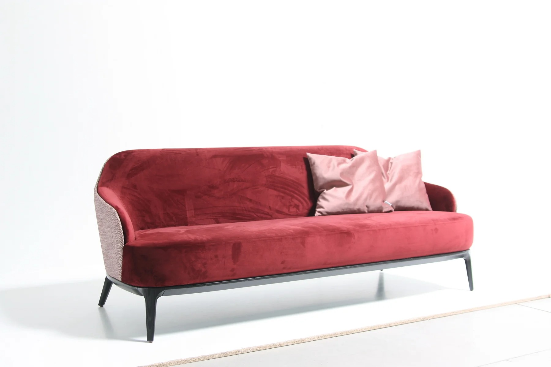 play-198_214nobas-090claude-impression-garnet3_resize-optimized Диван Play