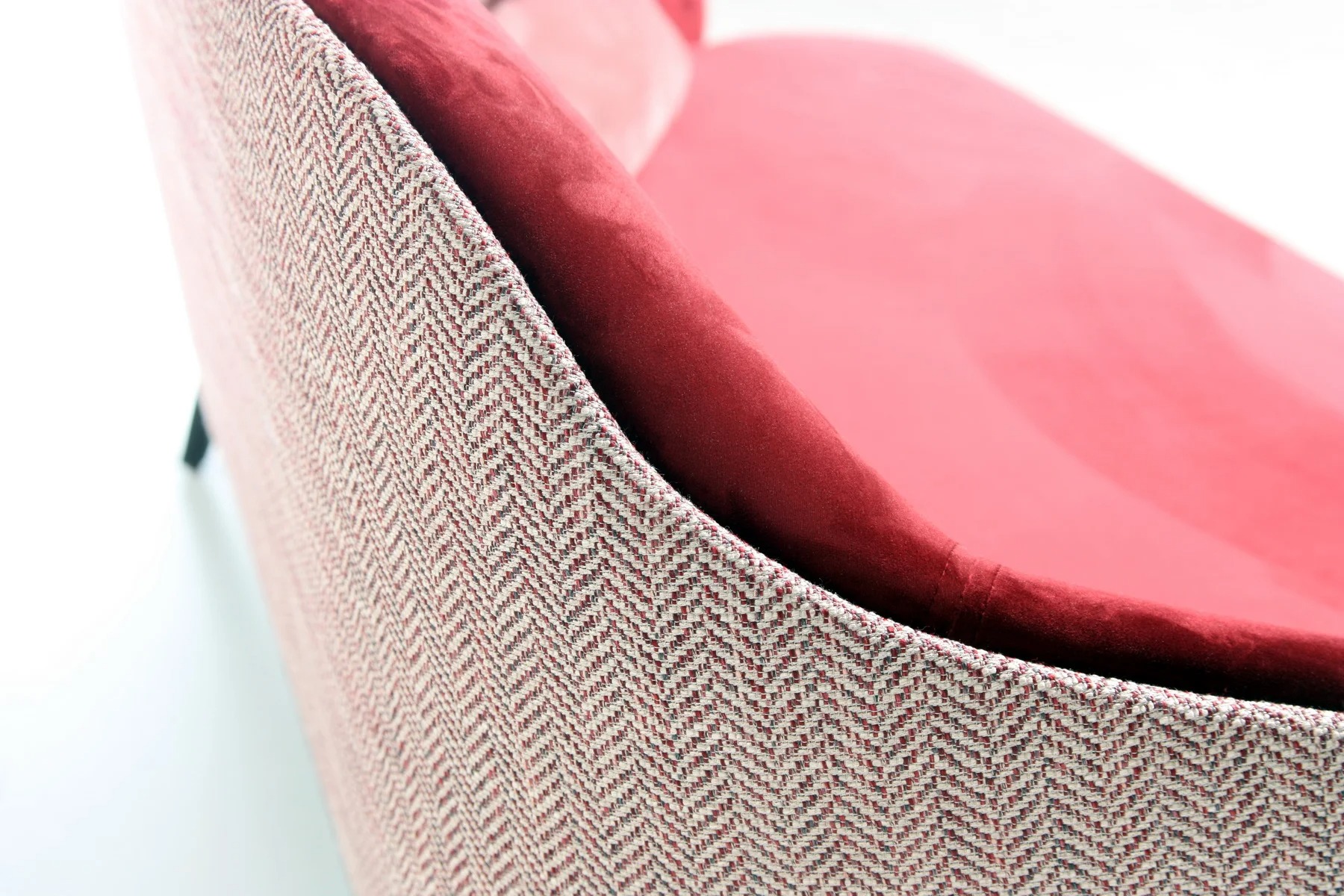 play-198_214nobas-090claude-impression-garnet6_resize-optimized Диван Play