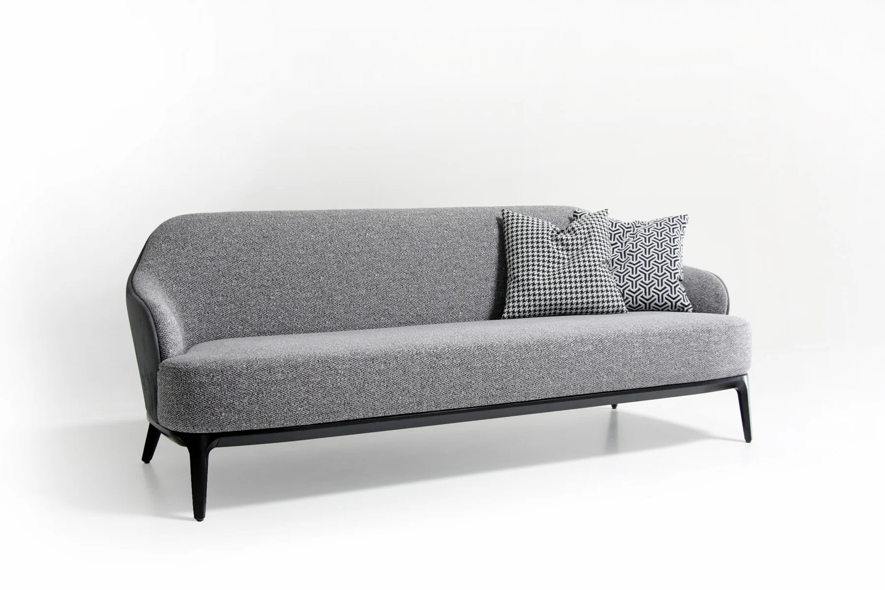 play-198_214tremezzo-9rc17first-class-501033_resize-optimized Диван Play