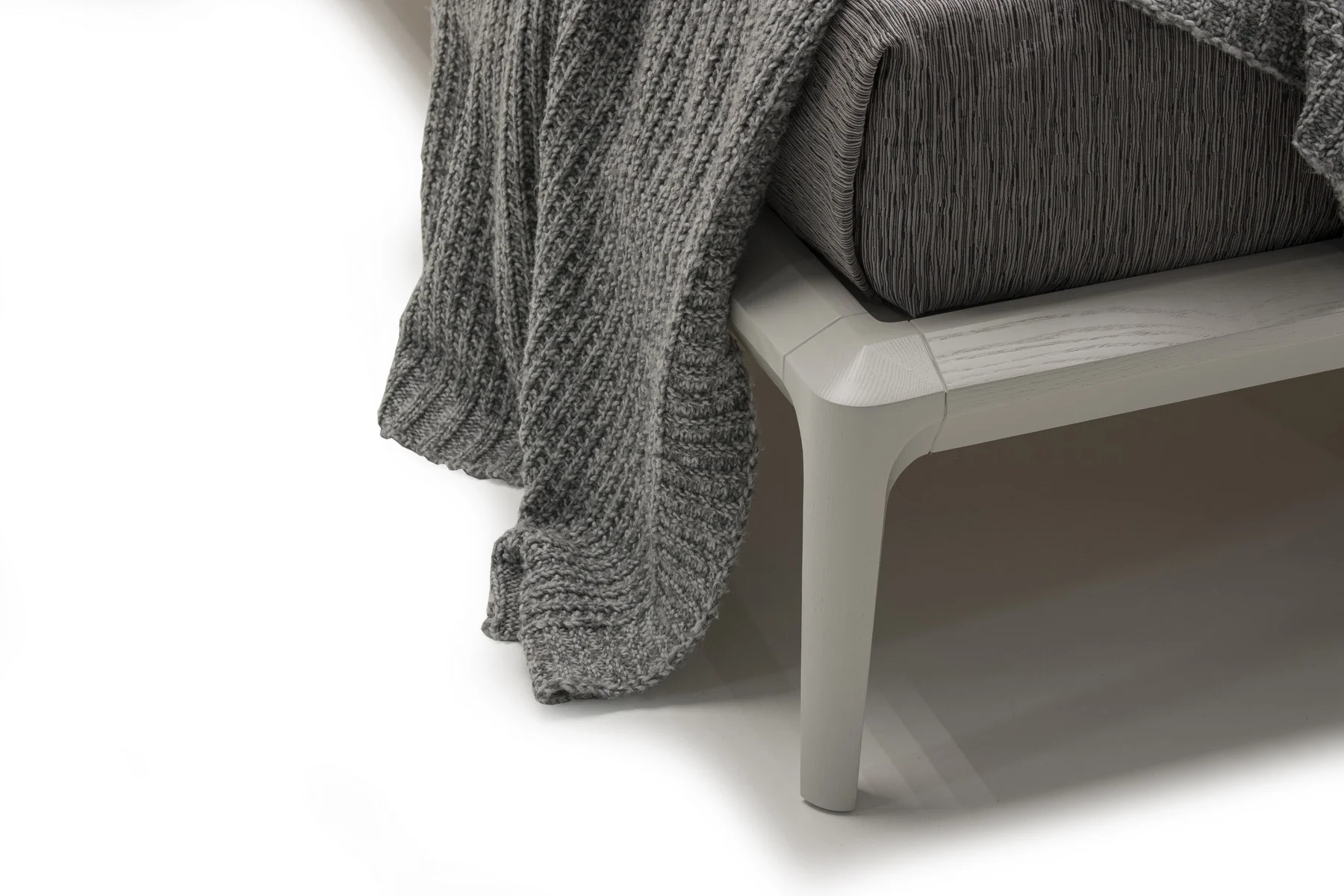 mara_ak-01.28.160_yasen631velvet-plus-023_resize-optimized Кровать Mara