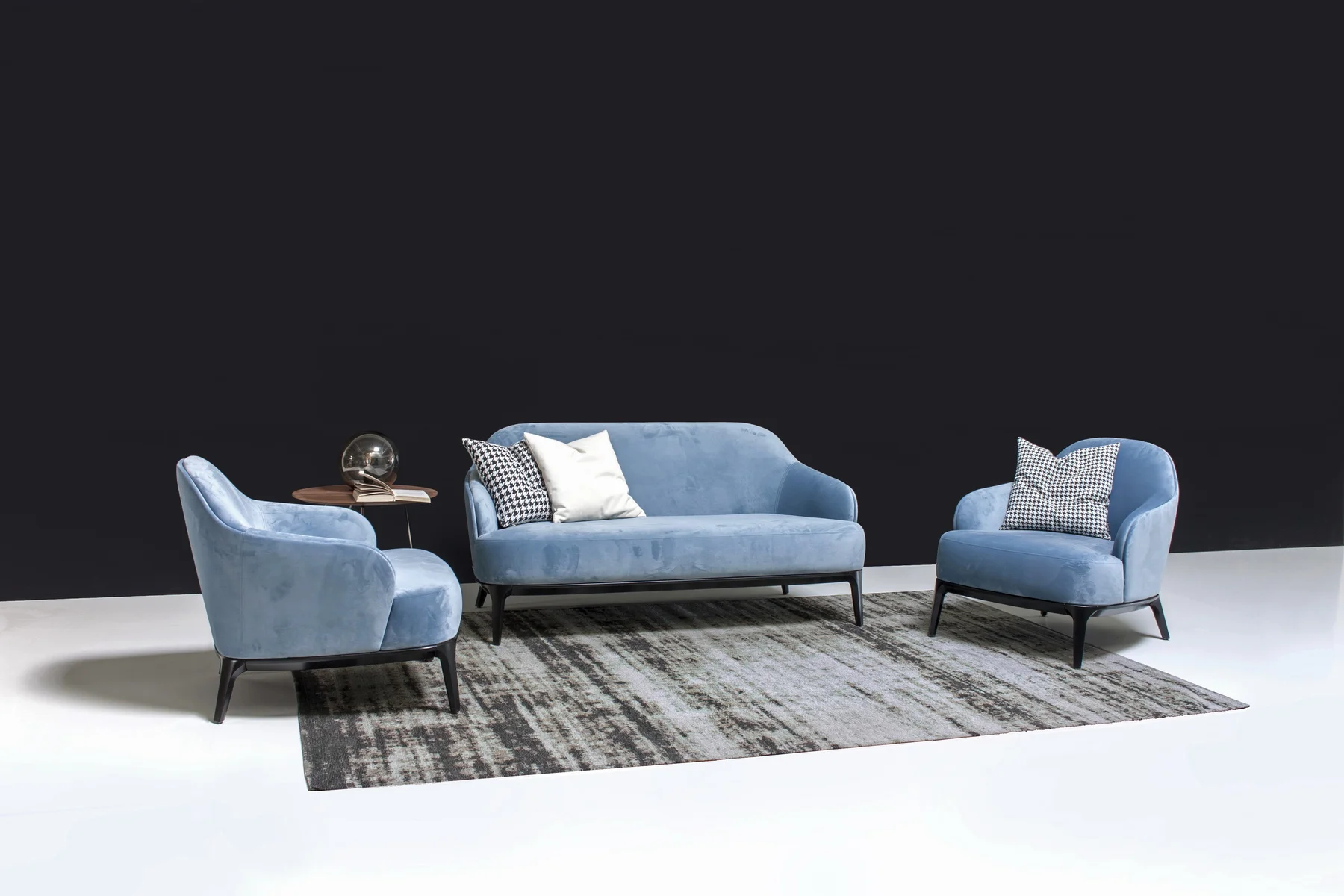 play_aa2-295.2play_aa2-295.3_114_italia-163_resize-optimized Кресло Play