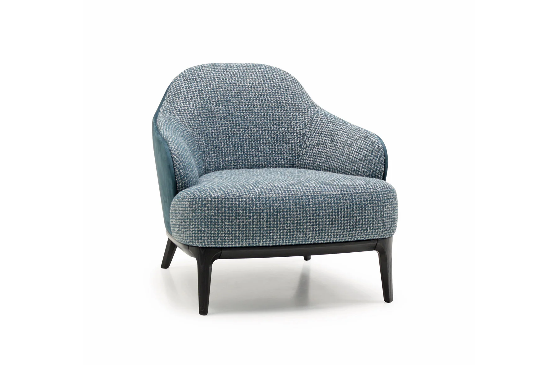 play_aa2-295.3_204lindsdey-01045club-24_resize-optimized Кресло Play