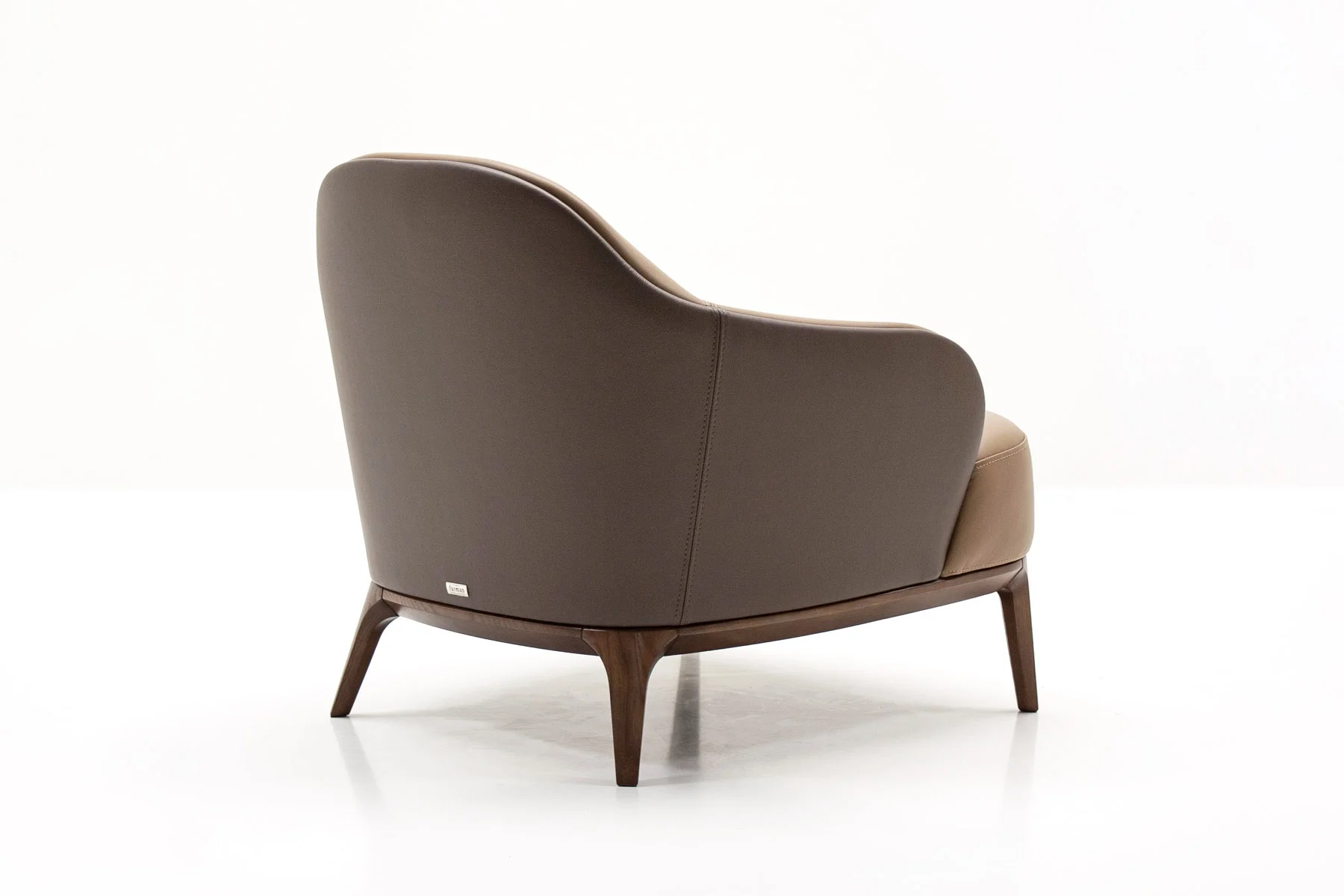 play_aa2-295.7_201suave-cappuccinosuave-sigaro2_resize-optimized Кресло Play