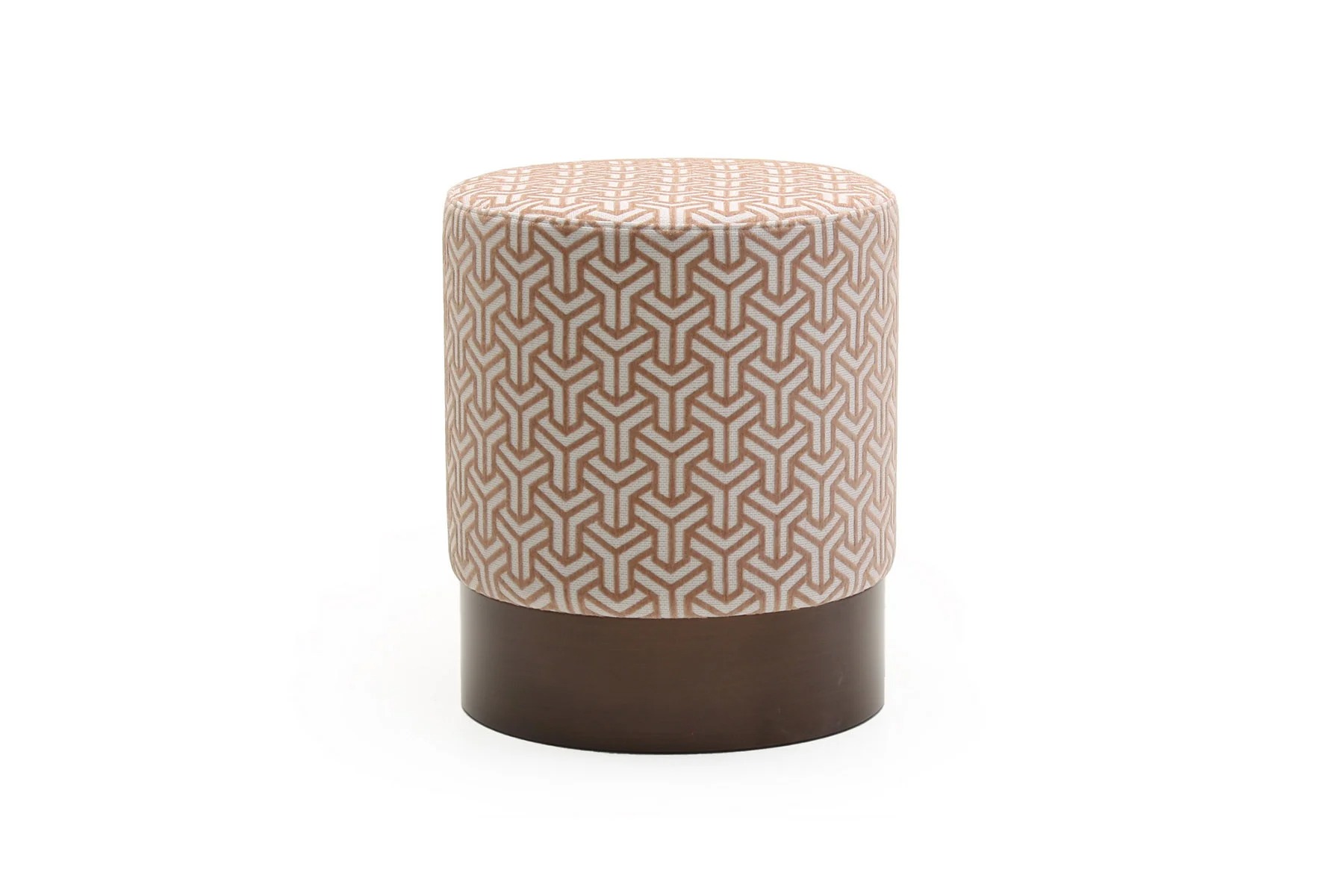 imgi_136_spot_ab-01.10_508vernon-119706-9_resize-optimized Пуф Spot